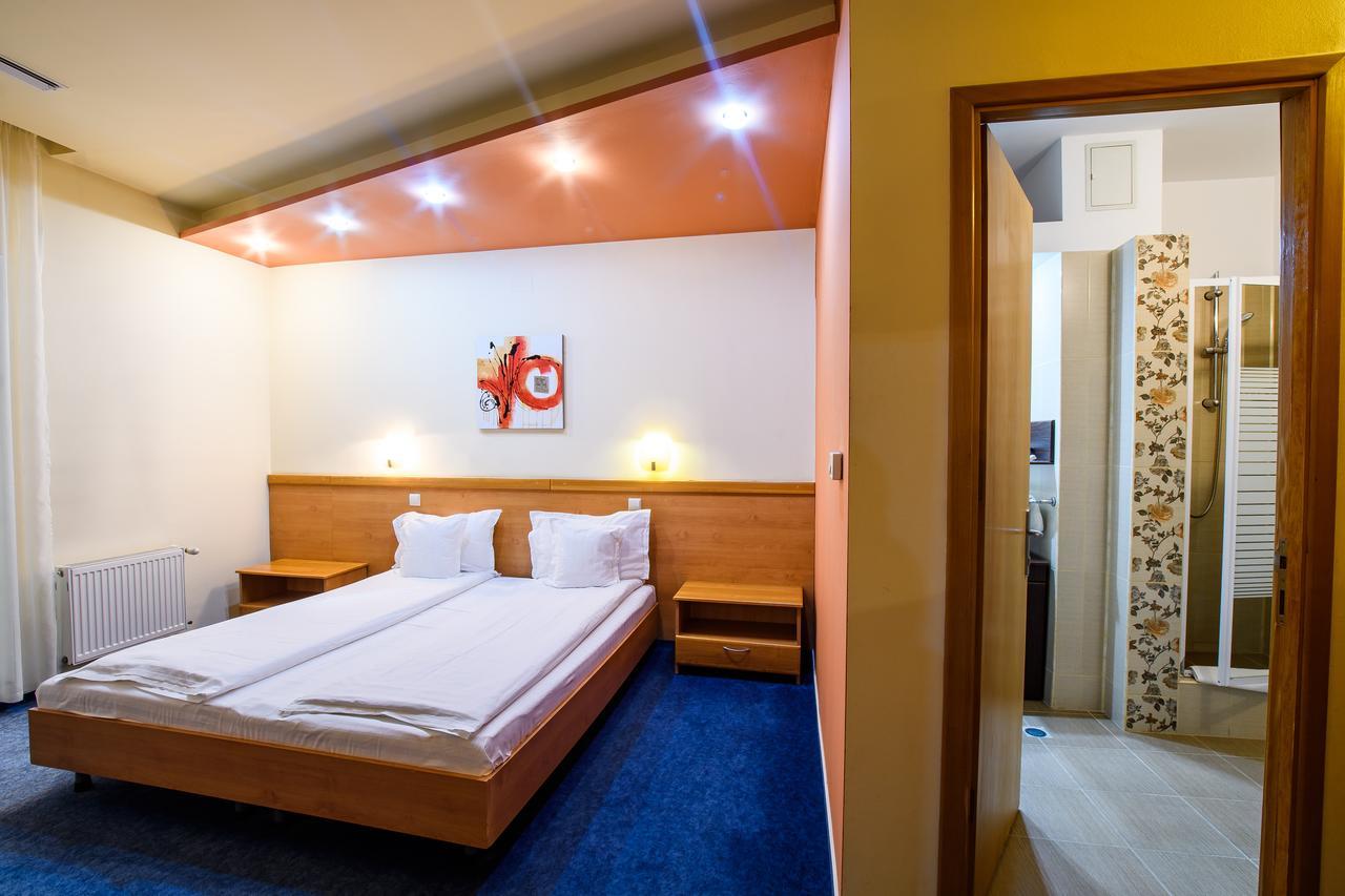 Hotel Torontal Timisoara Exterior foto
